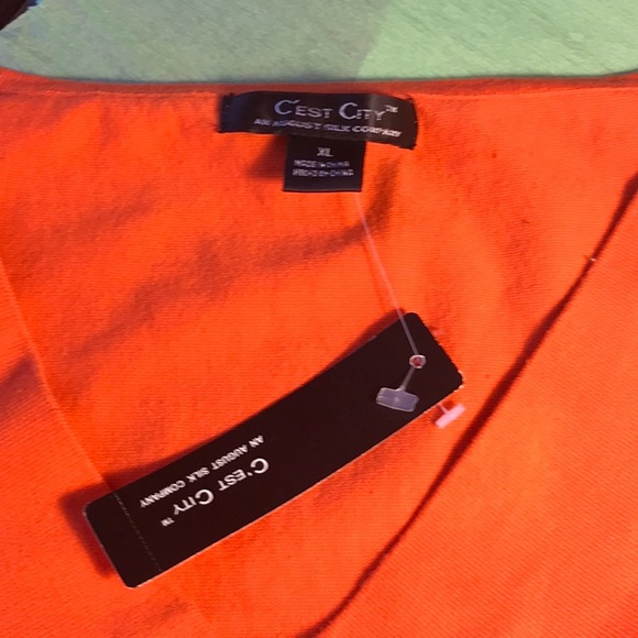 Orange T-shirt NWT - Picture 4 of 5